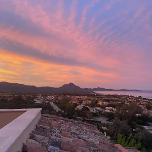 luxury-apartment-with-view.in-sardinia.net/